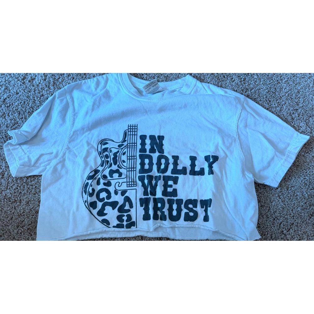 Comfort Colors In Dolly We Trust Leopard Guitar Graphic Crop Top White Small
